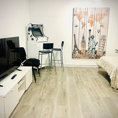 Luxury Carihuela Beach Торремолинос Экстерьер фото