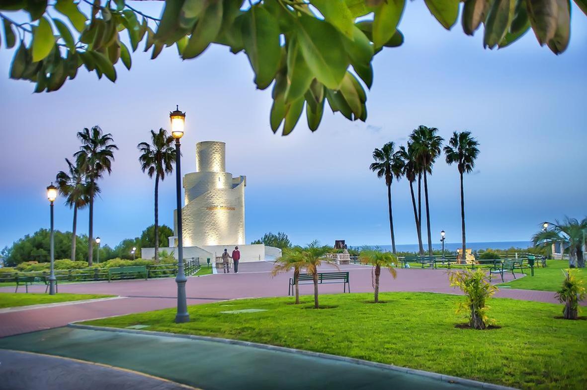 Luxury Carihuela Beach Торремолинос Экстерьер фото
