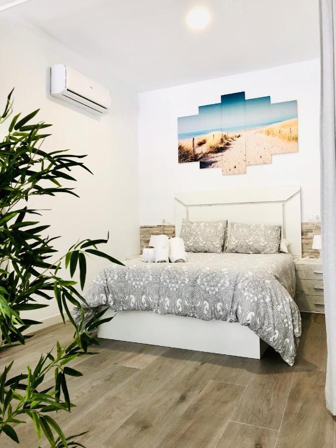 Luxury Carihuela Beach Торремолинос Экстерьер фото