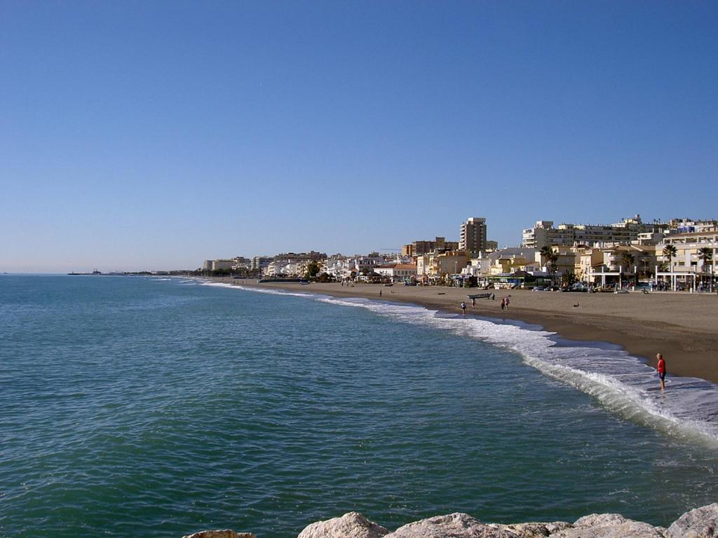 Luxury Carihuela Beach Торремолинос Экстерьер фото