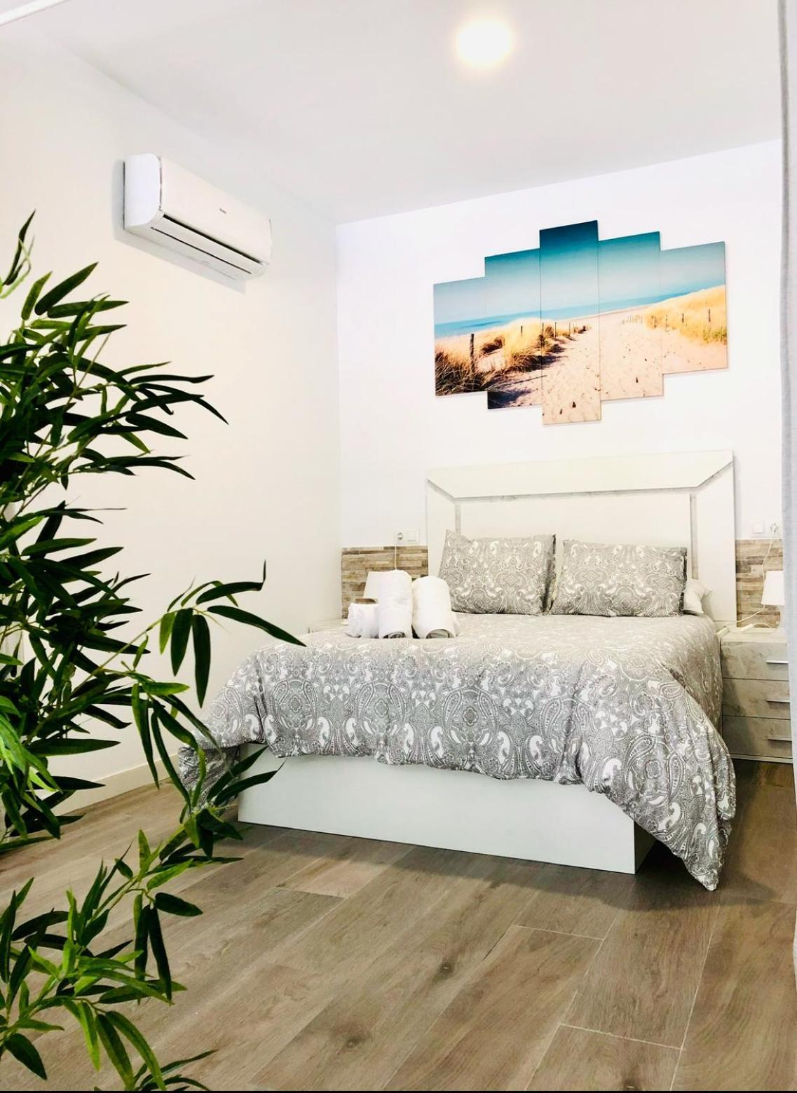 Luxury Carihuela Beach Торремолинос Экстерьер фото